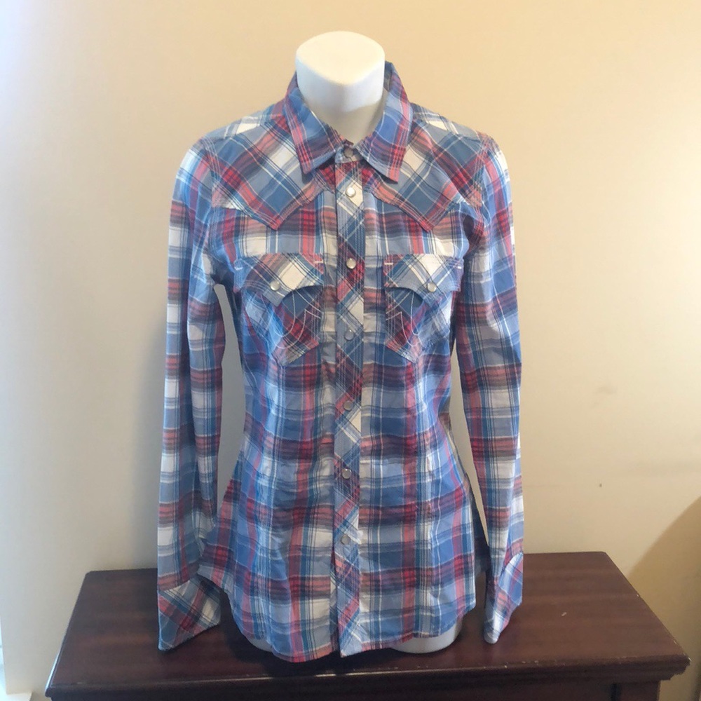 Long sleeve plaid button down shirt